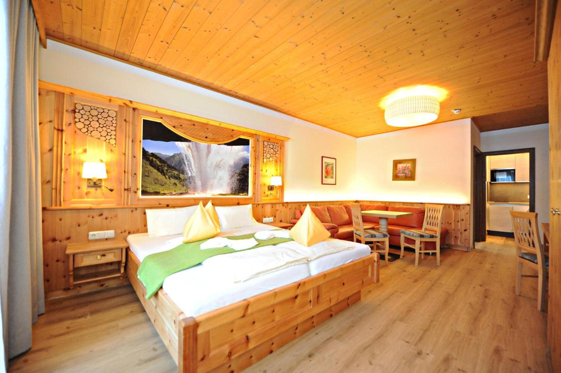 Ski In Ski Out Hotel Unterellmau Saalbach-Hinterglemm Exterior photo