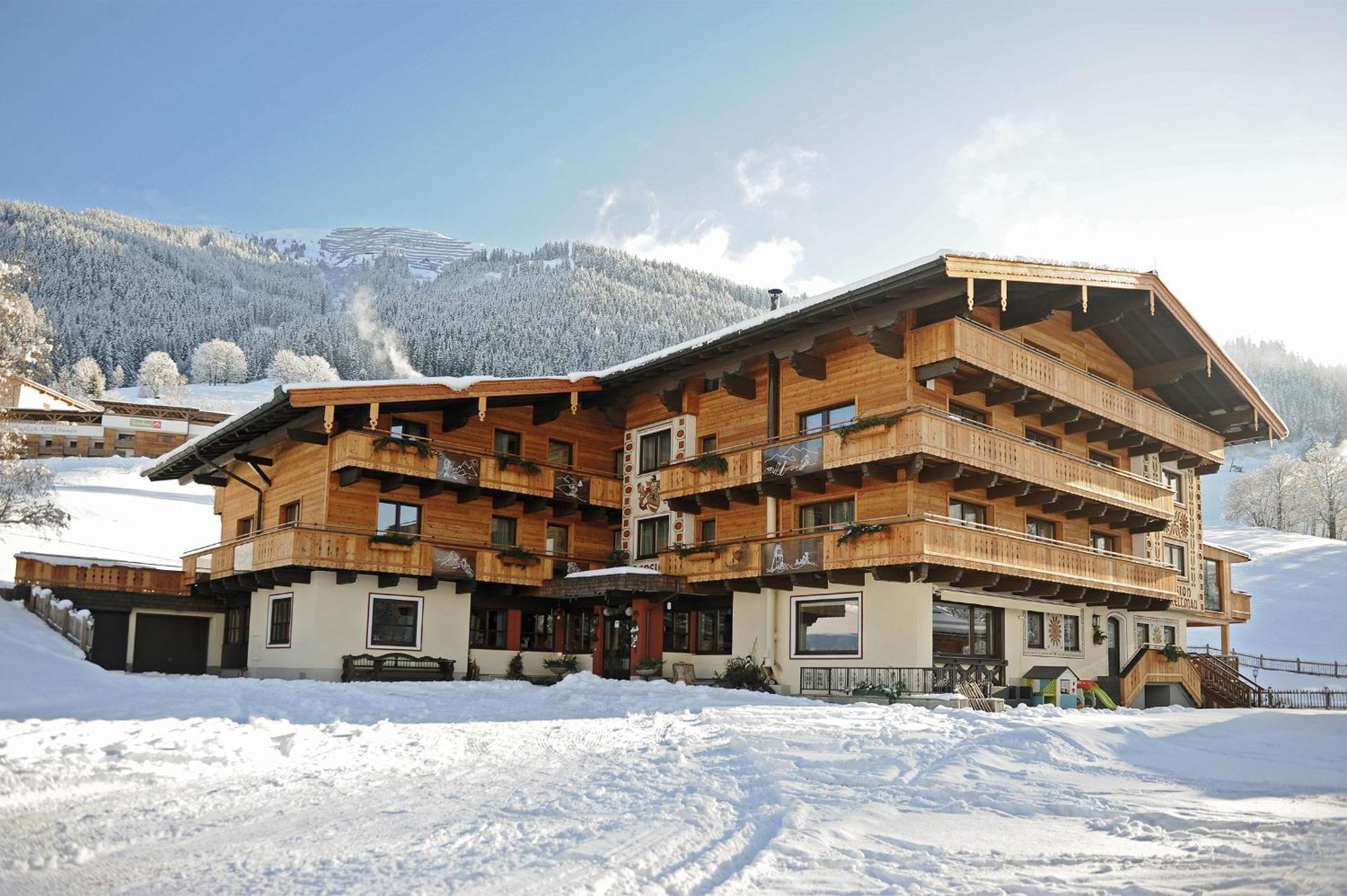 Ski In Ski Out Hotel Unterellmau Saalbach-Hinterglemm Exterior photo