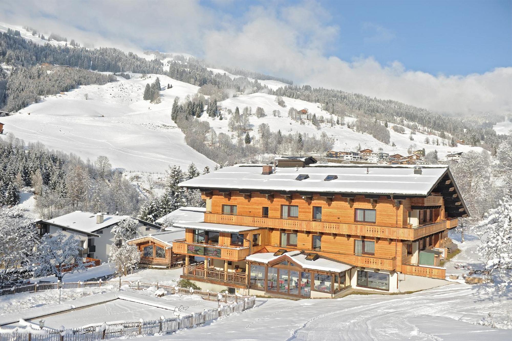 Ski In Ski Out Hotel Unterellmau Saalbach-Hinterglemm Exterior photo